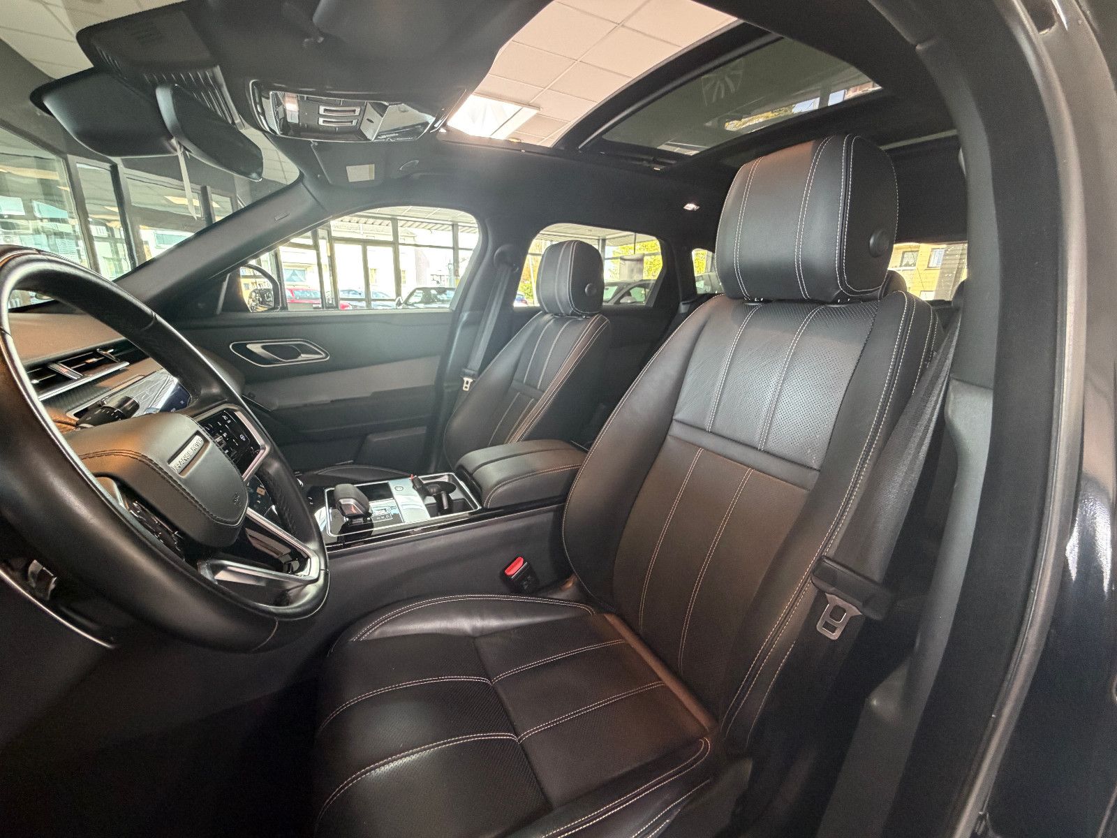 Fahrzeugabbildung Land Rover Range Rover Velar/R-DYNAMIC/PANO/HEAD-UP/ACC