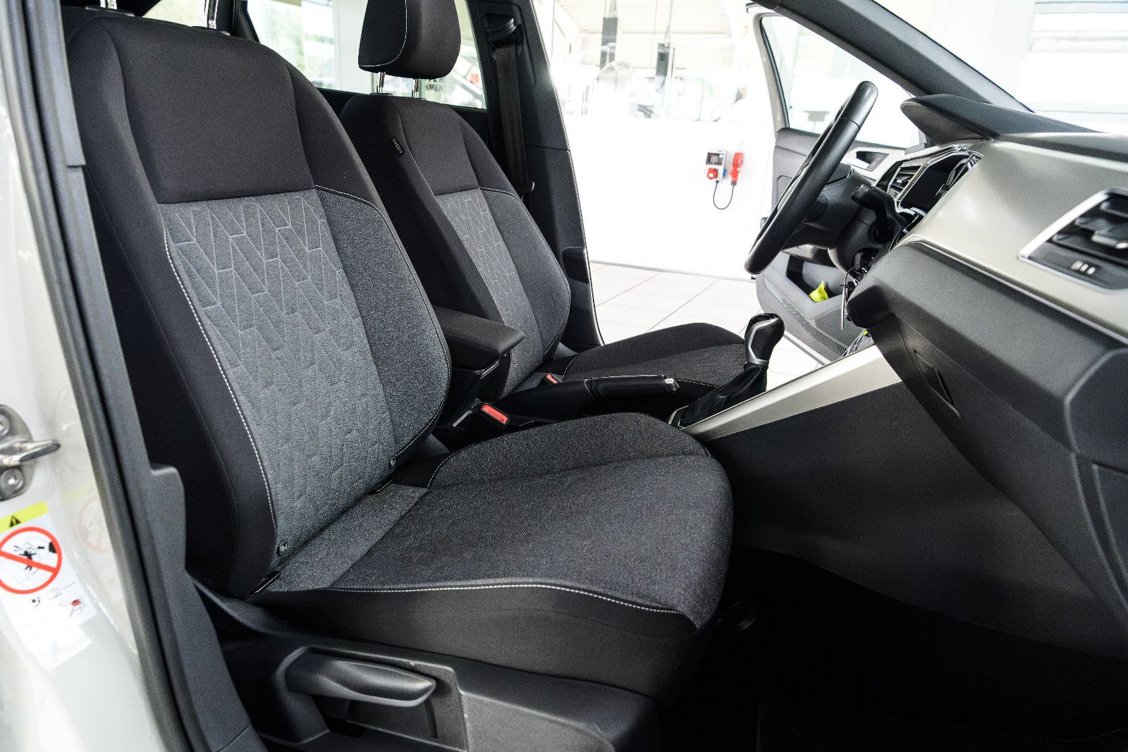Fahrzeugabbildung Volkswagen Taigo Move+LED+SHZ+PANO+ALU+ACC+PANO+RFK+IQLIGHT