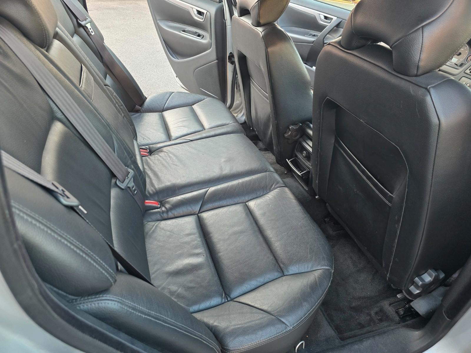 Volvo V70 2004 — photo 13