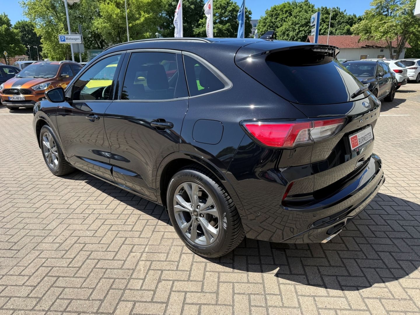Fahrzeugabbildung Ford Kuga ST-Line X ACC LED Pano RFK Navi B&O AHK TWA