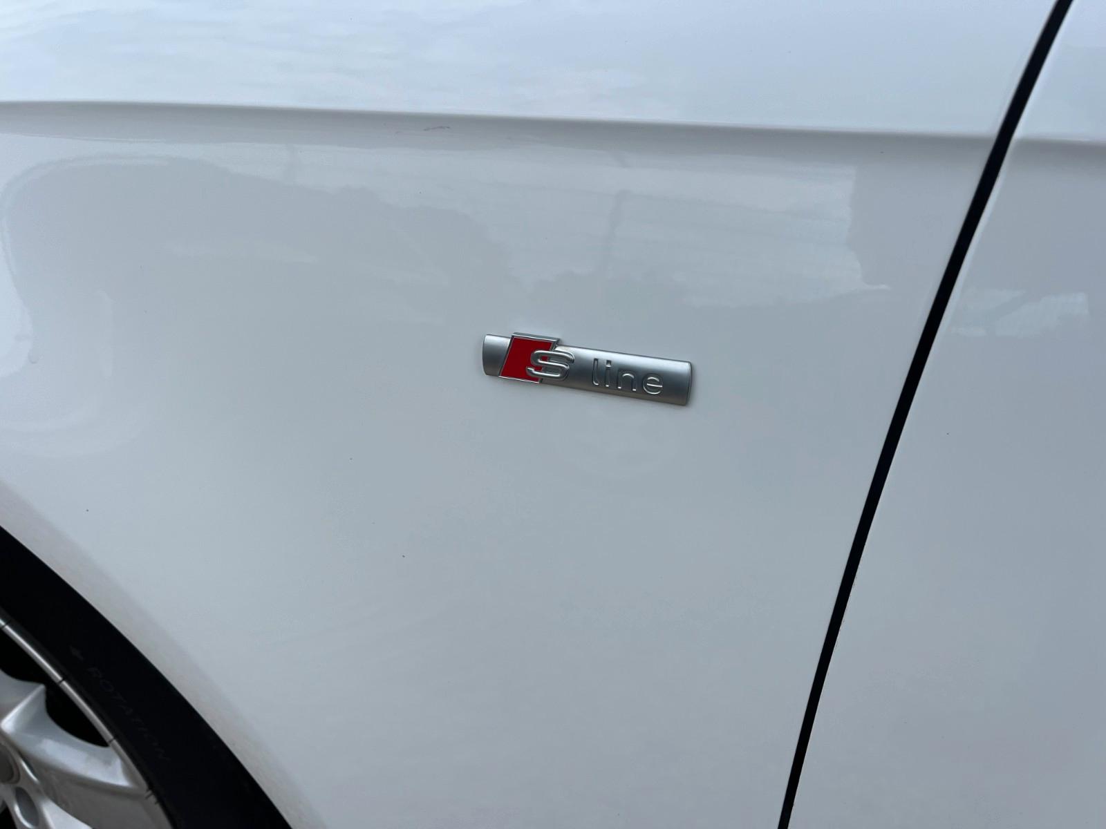 Audi A4 2011 — photo 14