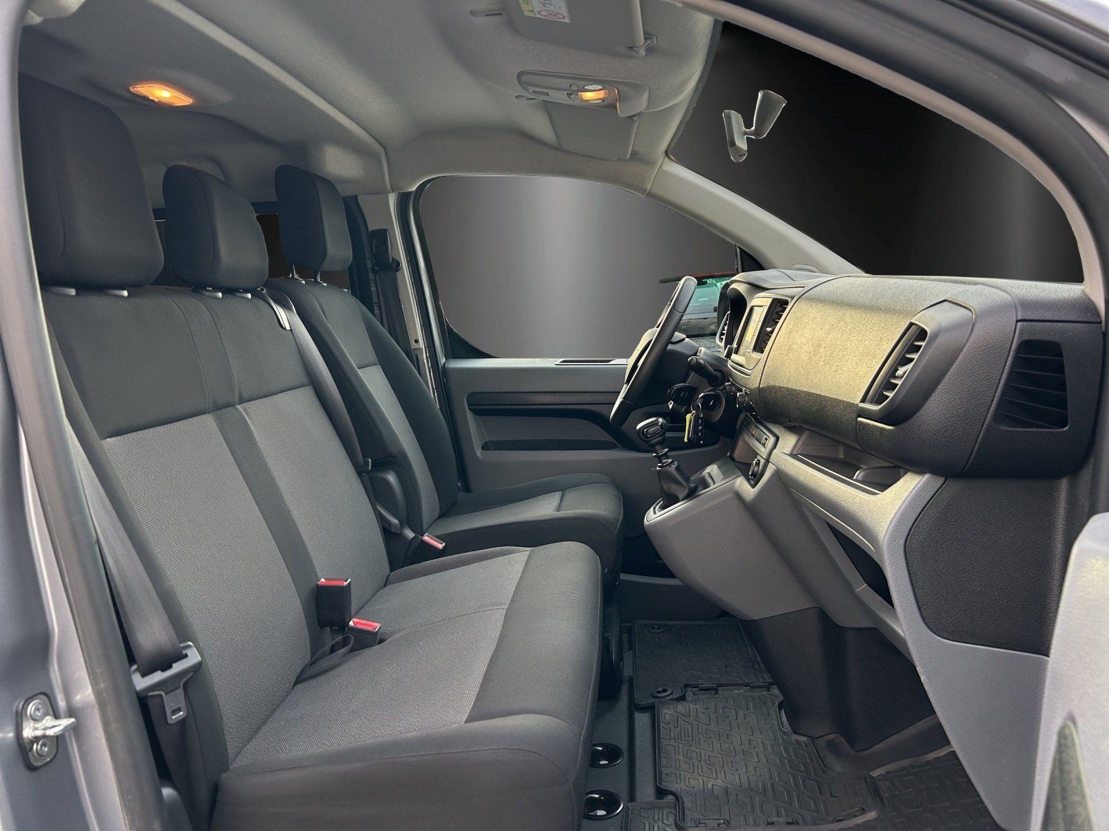 Fahrzeugabbildung Opel Vivaro 1.5 D S (L1) PDC/GRA/AHK/6-Sitzer/