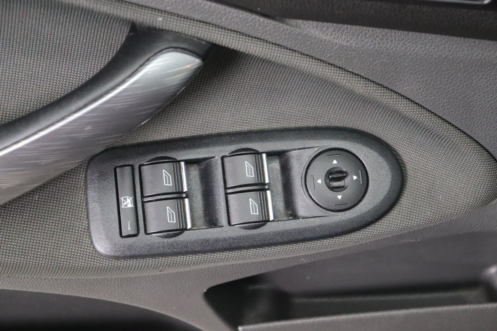 Fahrzeugabbildung Ford C-MAX 1.6 * Klima *