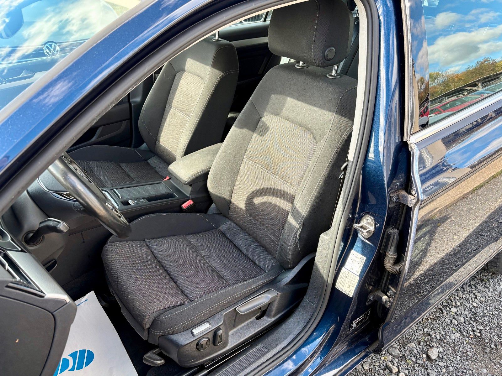 Fahrzeugabbildung Volkswagen Passat Variant 1.6 TDI Comfortline Navi SPORTSIT