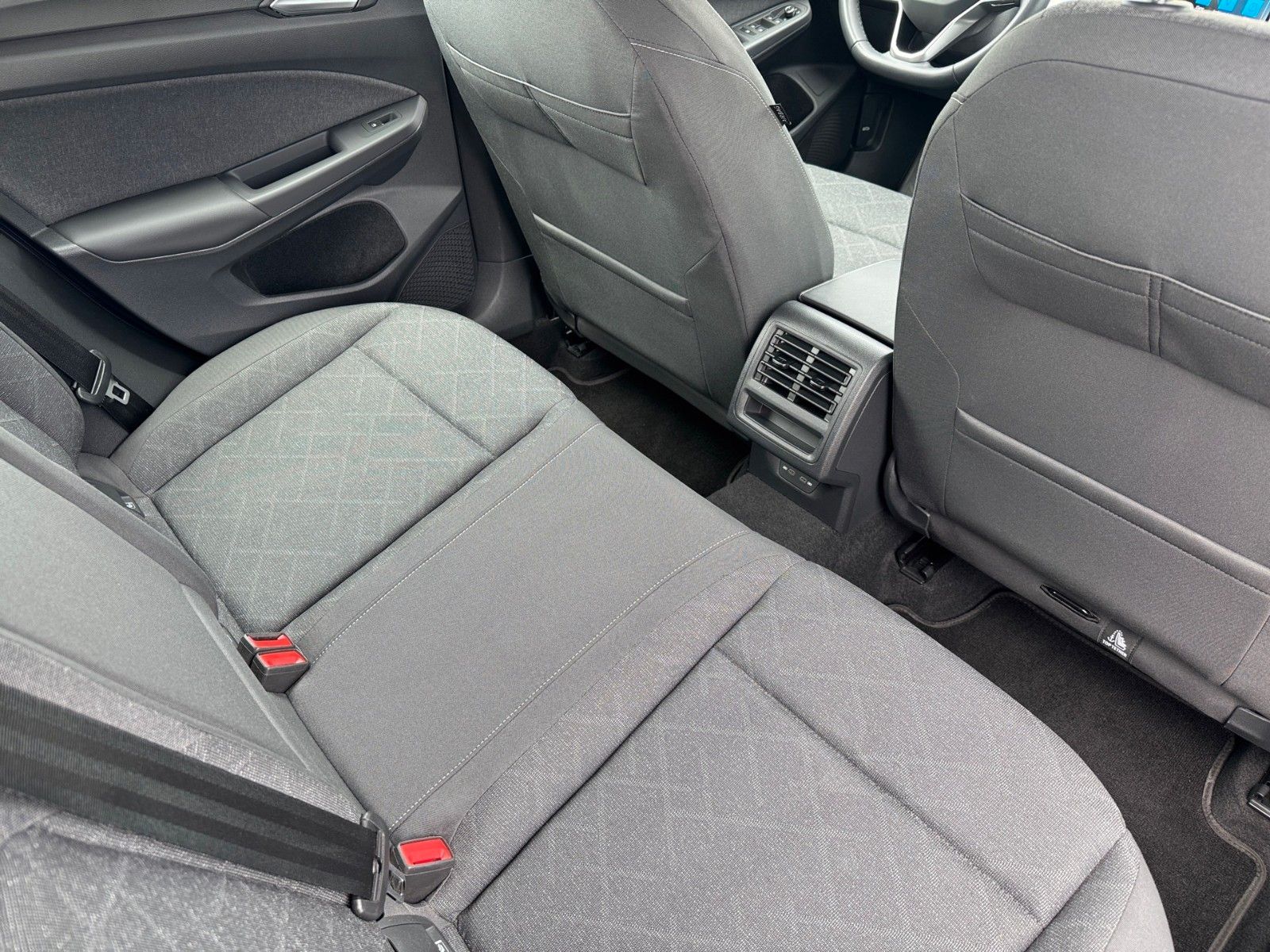 Fahrzeugabbildung Volkswagen Golf VIII Lim. Life 1.5 TSI