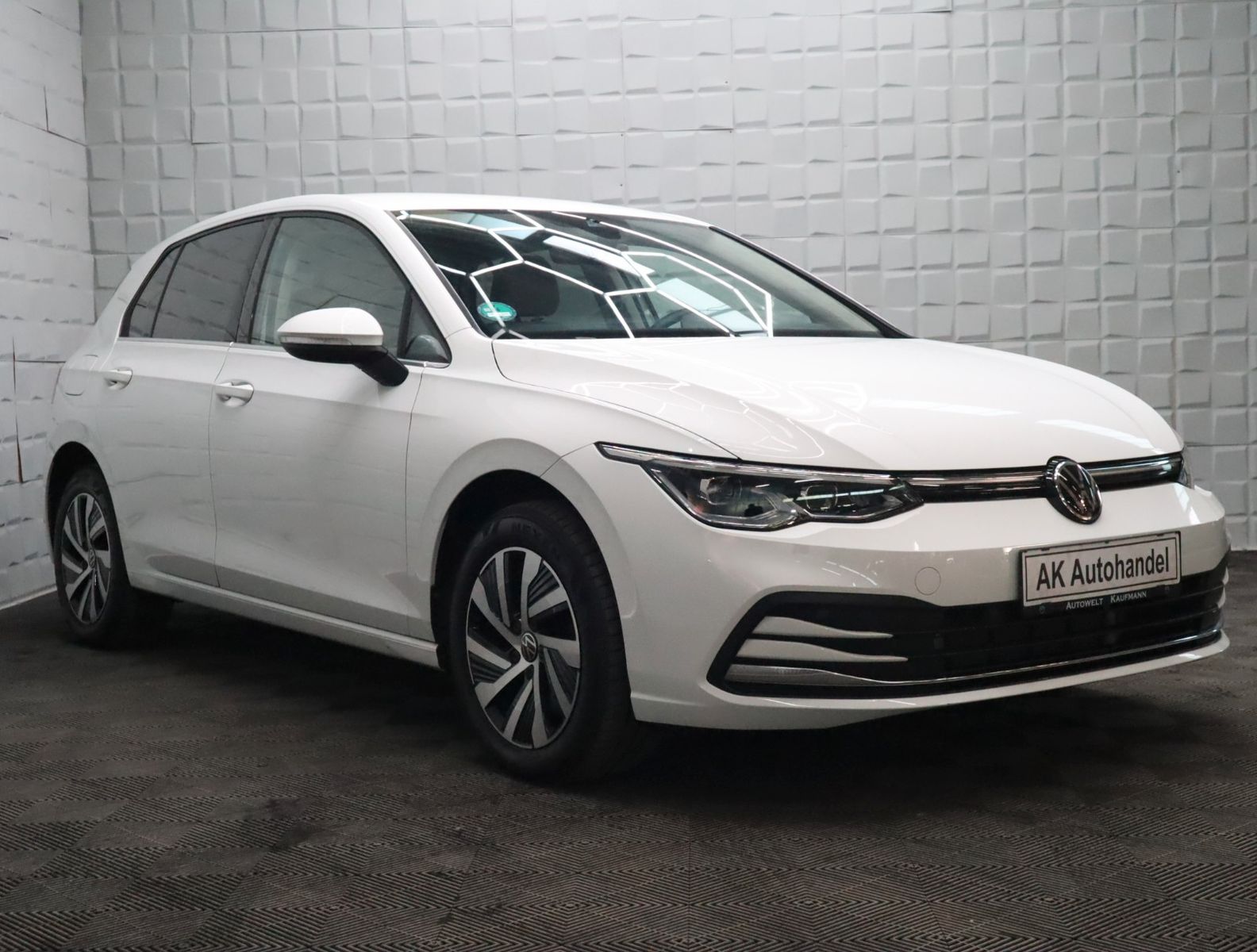 Volkswagen Golf VIII Lim. Style eHybrid 1.Hand LED Navi imagem 3