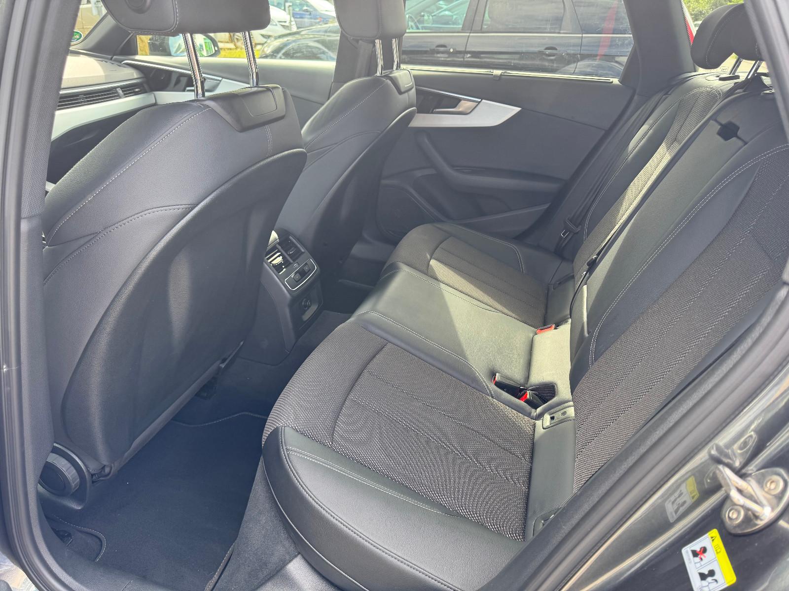 Audi A4 40 TDI S tronic S line Avant S line