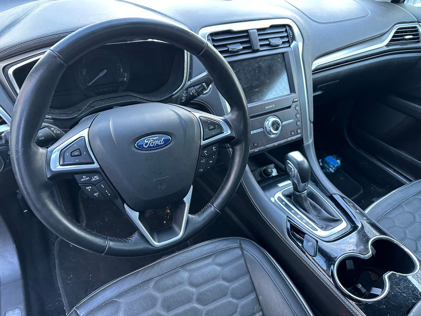 Fahrzeugabbildung Ford MONDEO TURNIER HYBRID VIGNALE*PANORAMA+LEDER