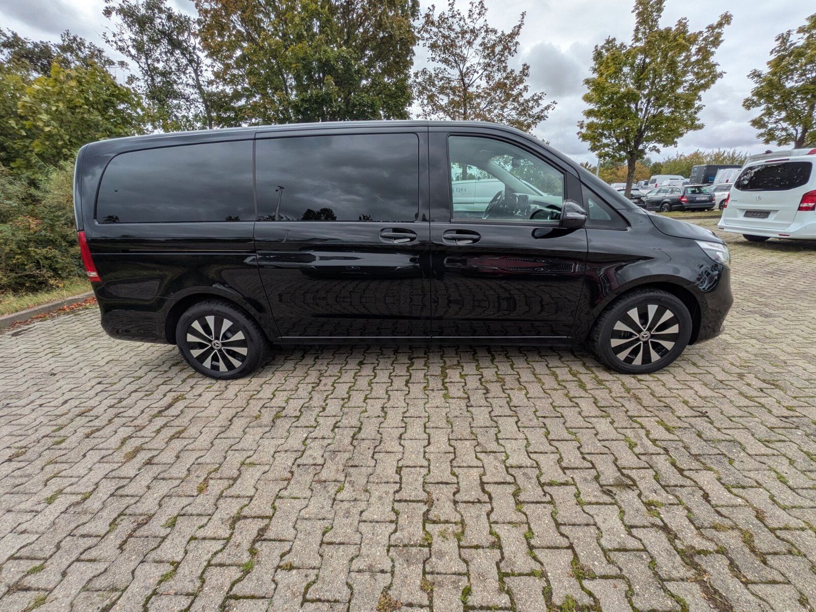 Mercedes-Benz V 250 d Edition lang LED NAV PANO STH LEDER imagem 3