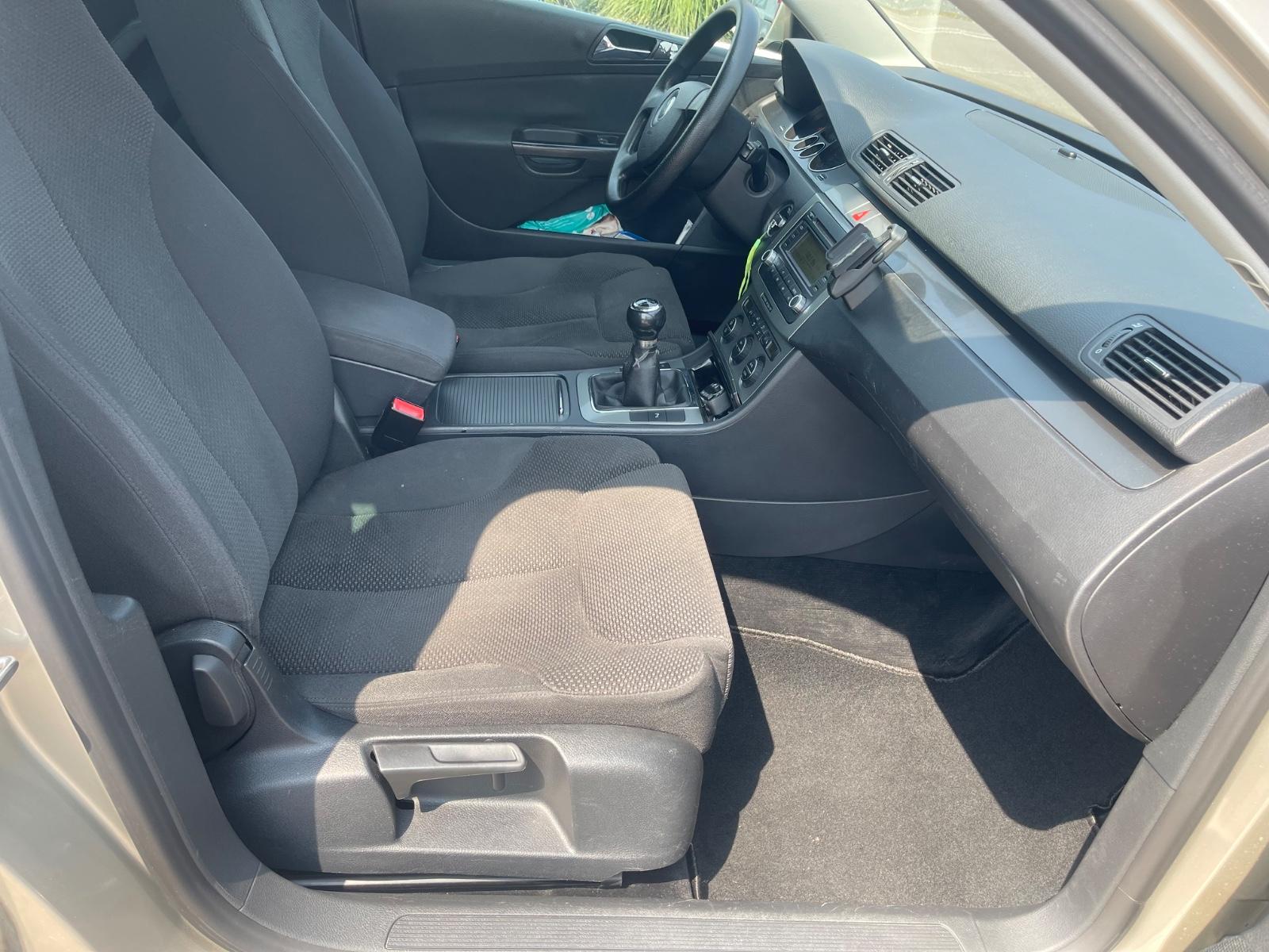 Volkswagen Passat 2005 — photo 15