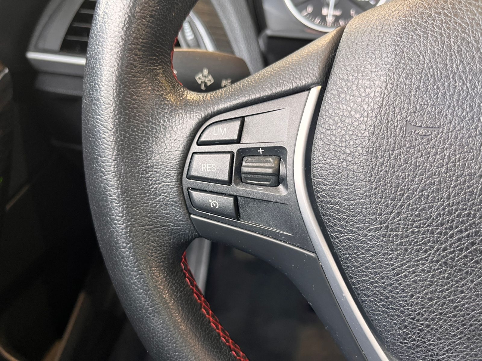 Fahrzeugabbildung BMW 220d Cabrio KLIMA NAVI ALU