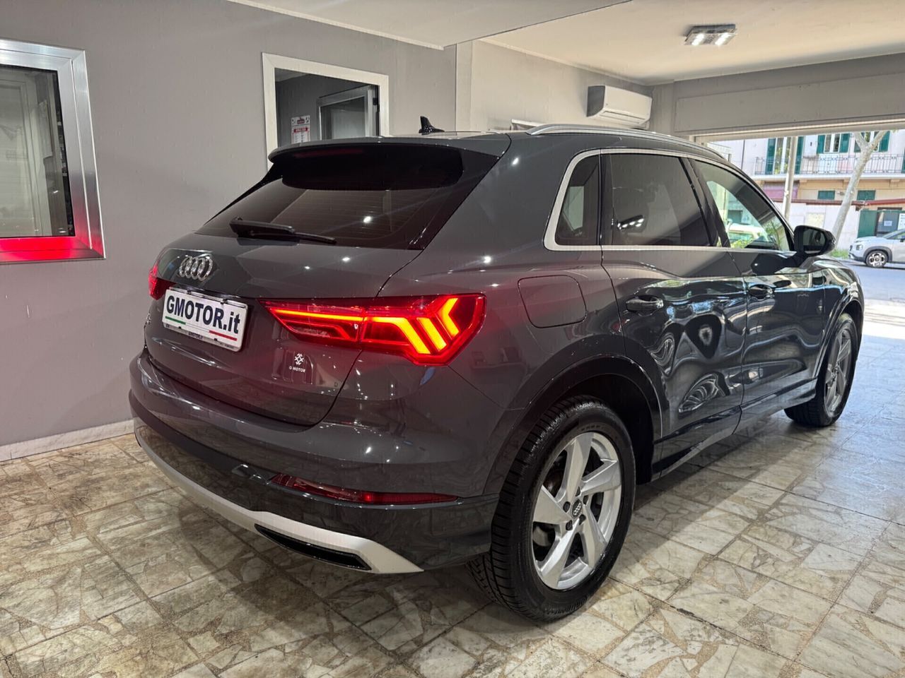 Audi Q3 35 2.0 TDI 150CV S tronic Advanced imagem 3