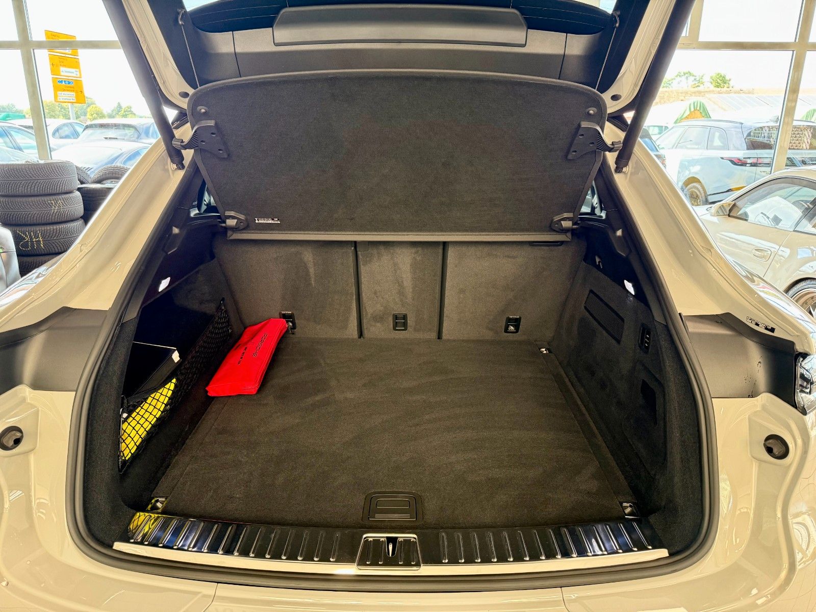 Fahrzeugabbildung Porsche Cayenne Coupe SportDesign/Burmester/HeadUp/ACC