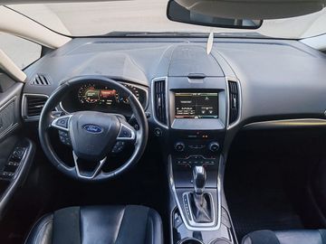 Ford S-Max - 11