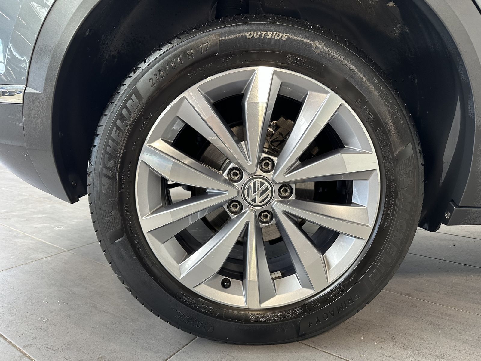 Fahrzeugabbildung Volkswagen T-Roc 2.0 TDI DSG Style NAV+KAMERA+CARPLAY+1HD