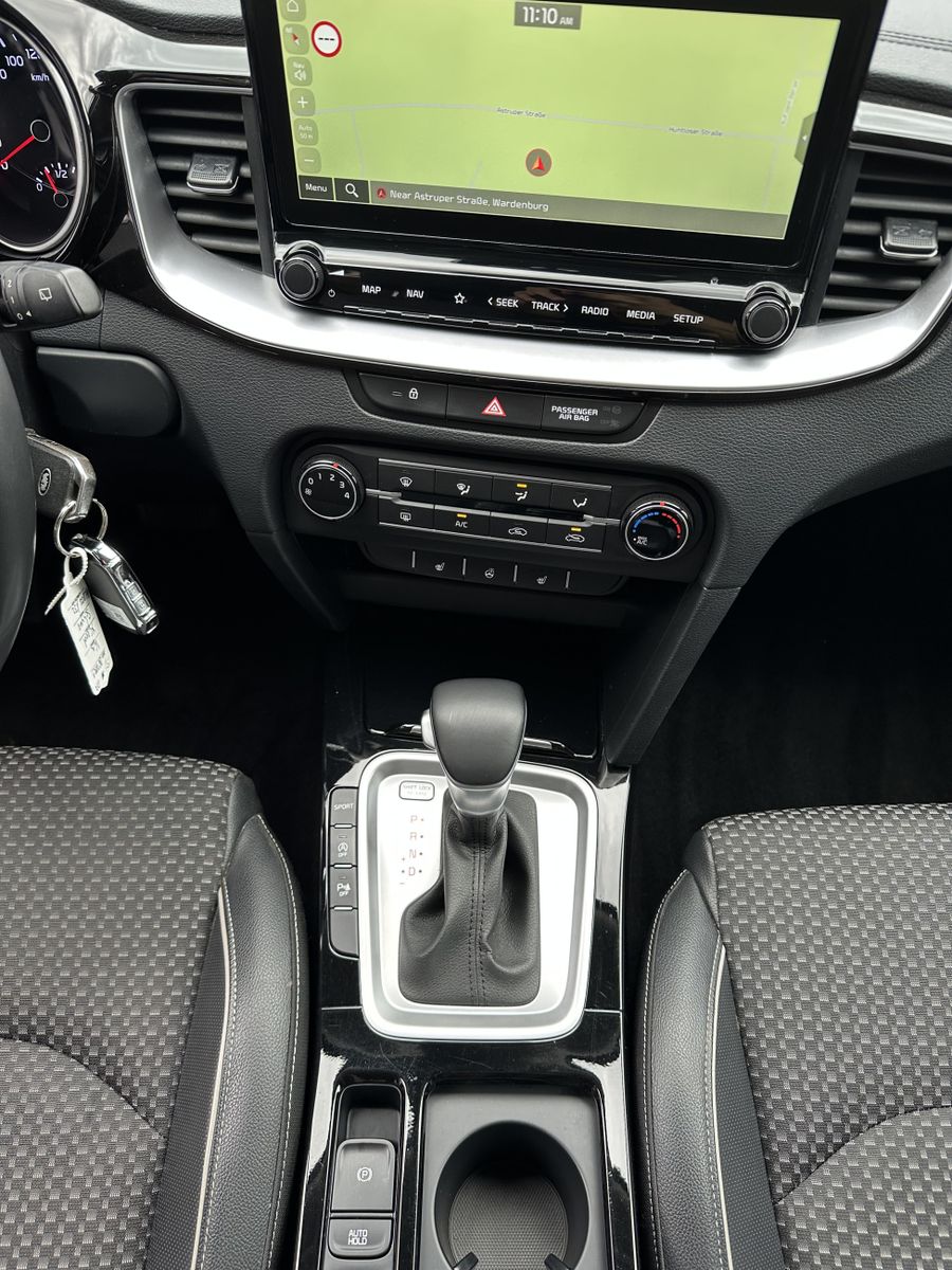 Fahrzeugabbildung Kia XCeed 1.5 T-GDI Vision NAV+LED+CARPLAY+KAM+DAB