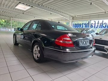 Mercedes E 200 - 3