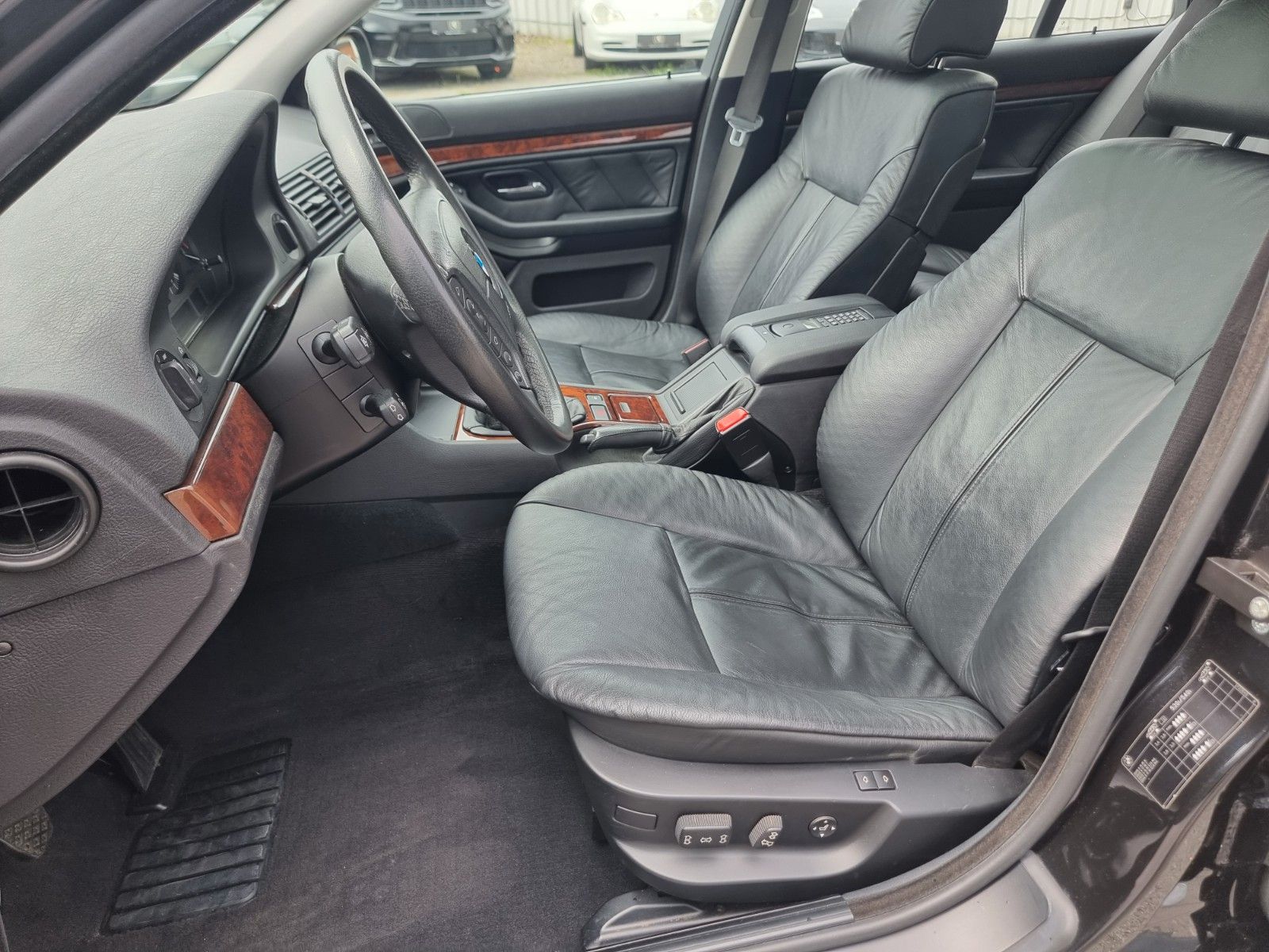 Fahrzeugabbildung BMW 530i Exclusive touring/2. Hand/1A Zust.+Historie