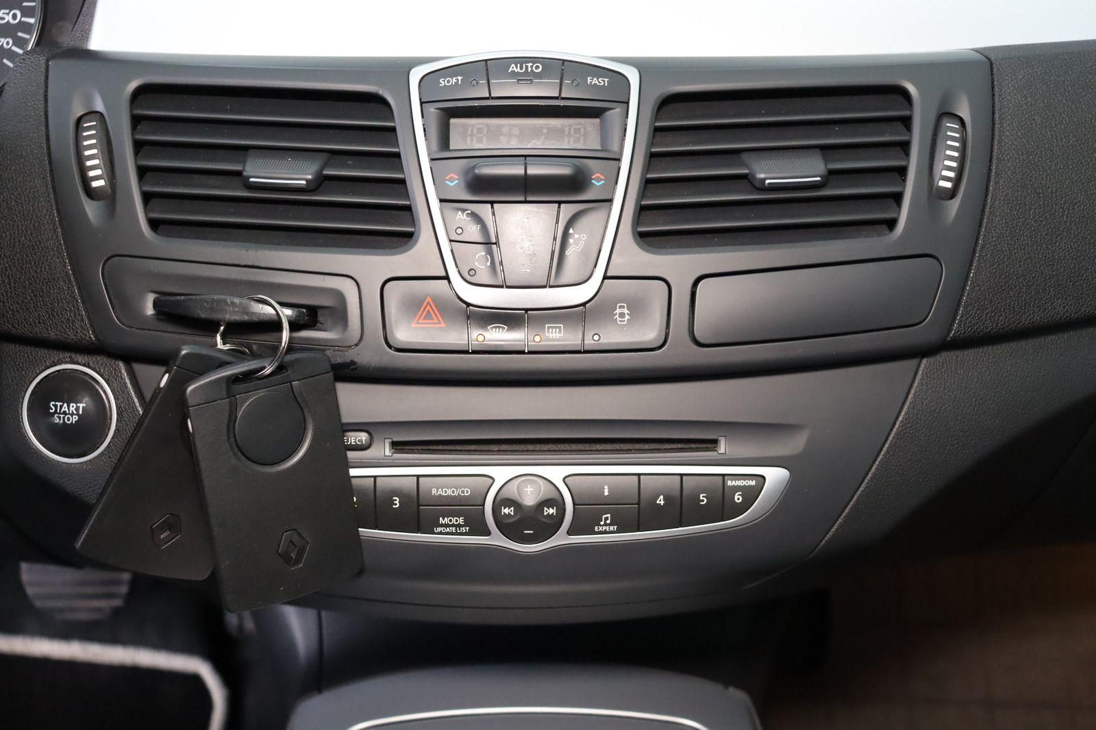 Fahrzeugabbildung Renault Laguna Dynamique 2.0 16V * HU/AU bis 07.26 * AHK