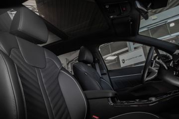 Bild 24 Kia Sorento Platinum 4WD Leder Glasdach AHK 2,5 T.