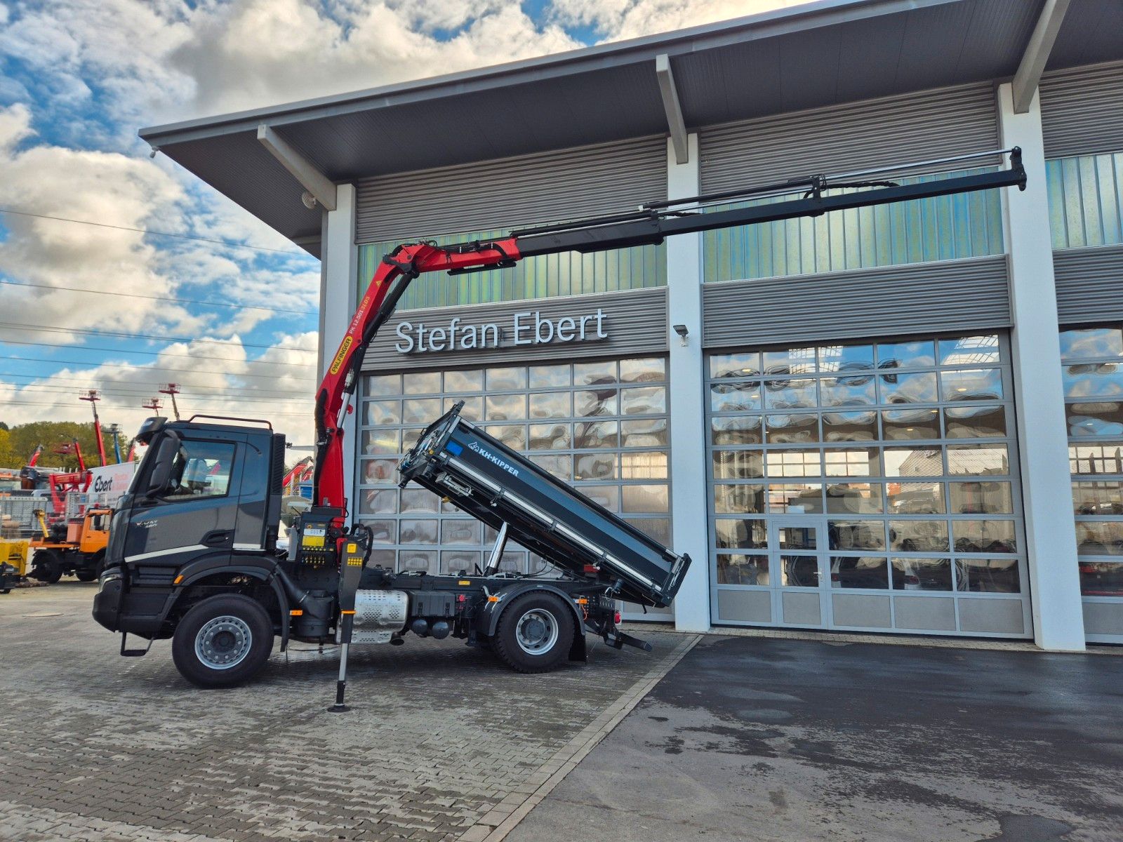 Fahrzeugabbildung Iveco AD200X46/P HR OFF Palfinger PK 12.501 Funk AHK