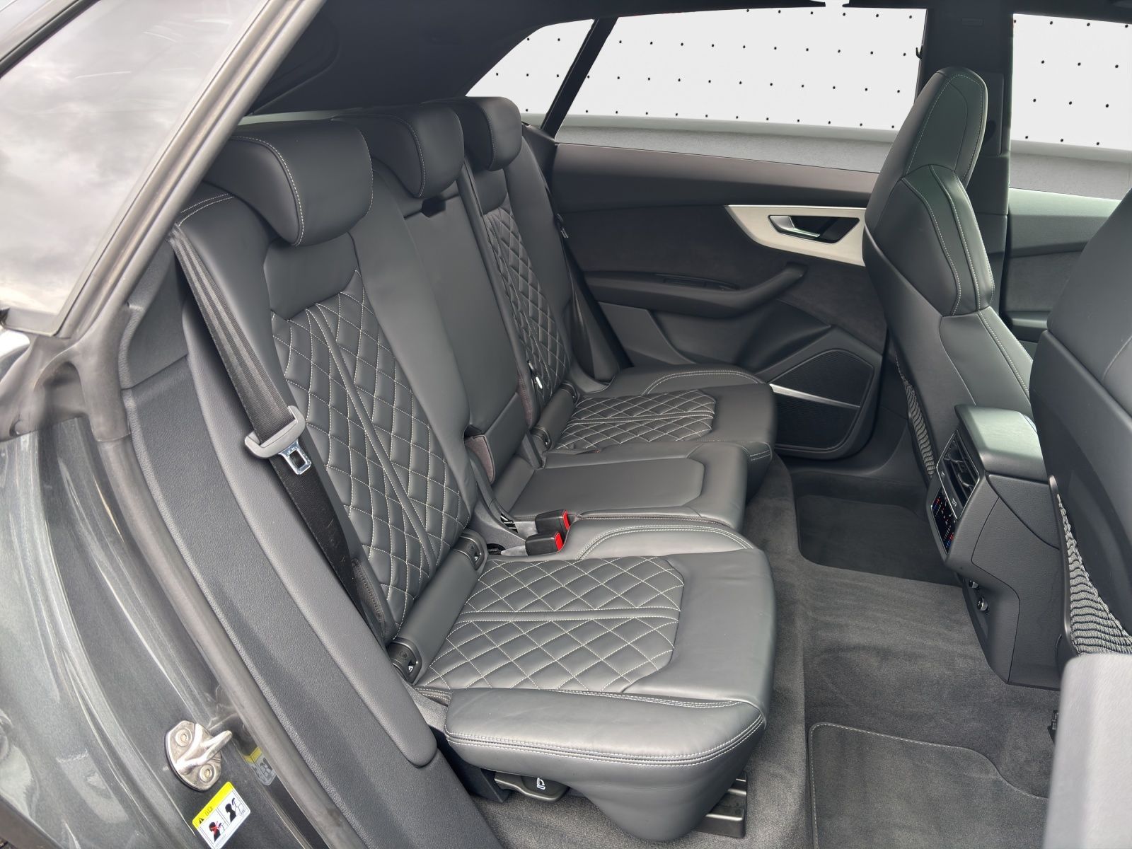 Audi SQ8 - Bild 13