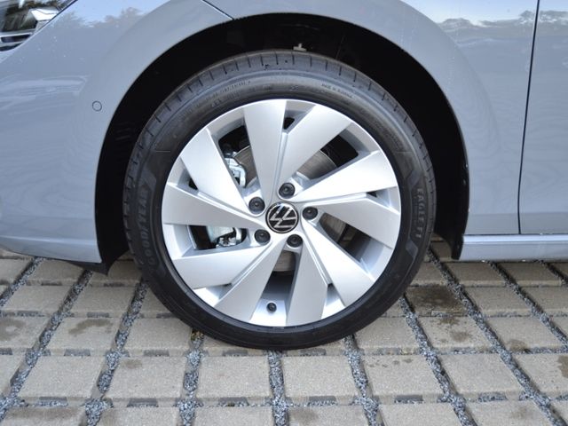 Golf VIII 1.5 eTSI DSG Style AHK/17-ZOLL/LED/BUS