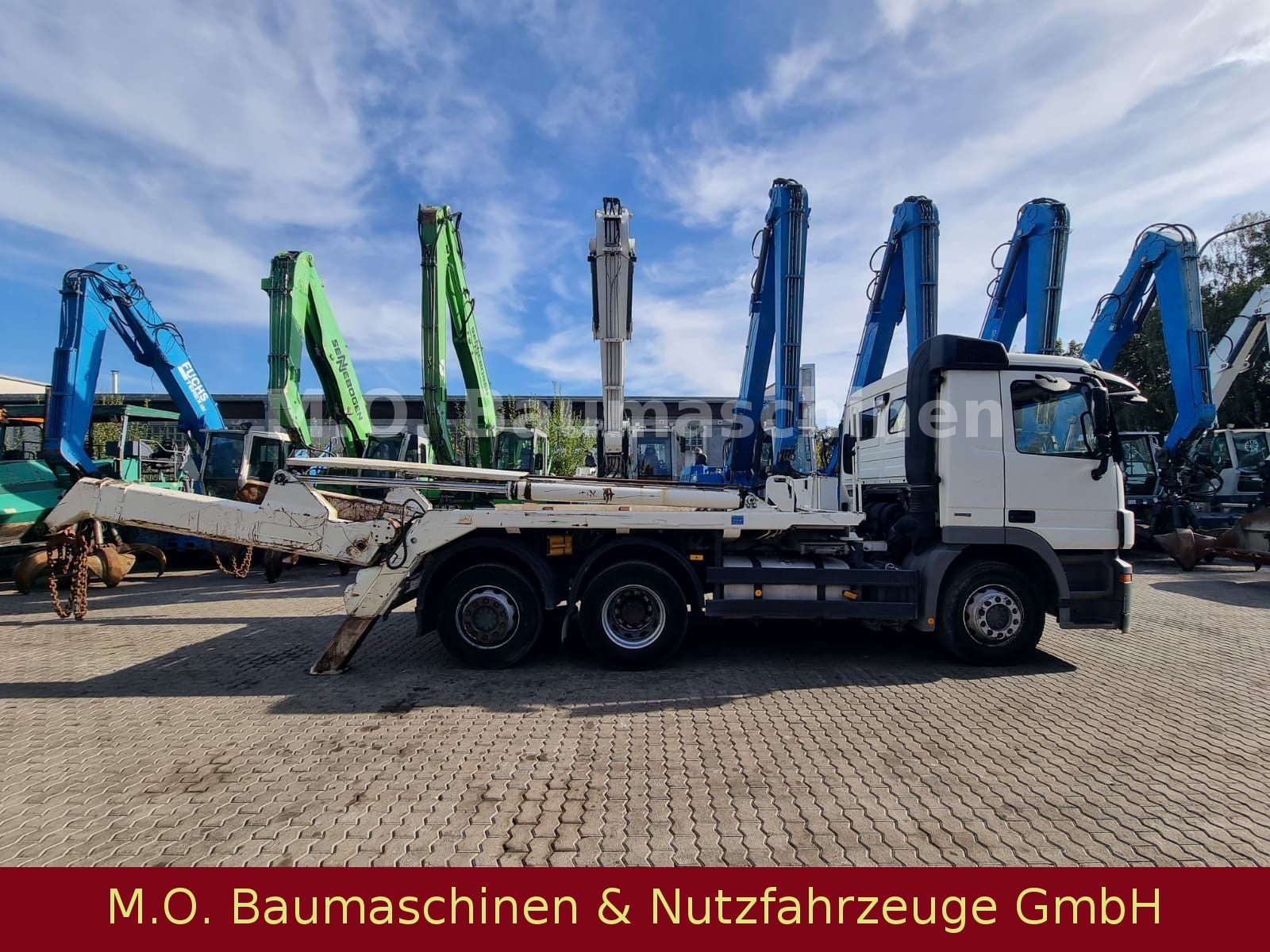 Fahrzeugabbildung Mercedes-Benz Actros 2541/ AC / Euro 5/L+L Achse/Meiller AK 16