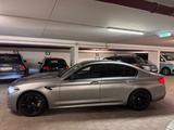 BMW M5 Competition xDrive Massage Repair Inclusive - graue BMW M5