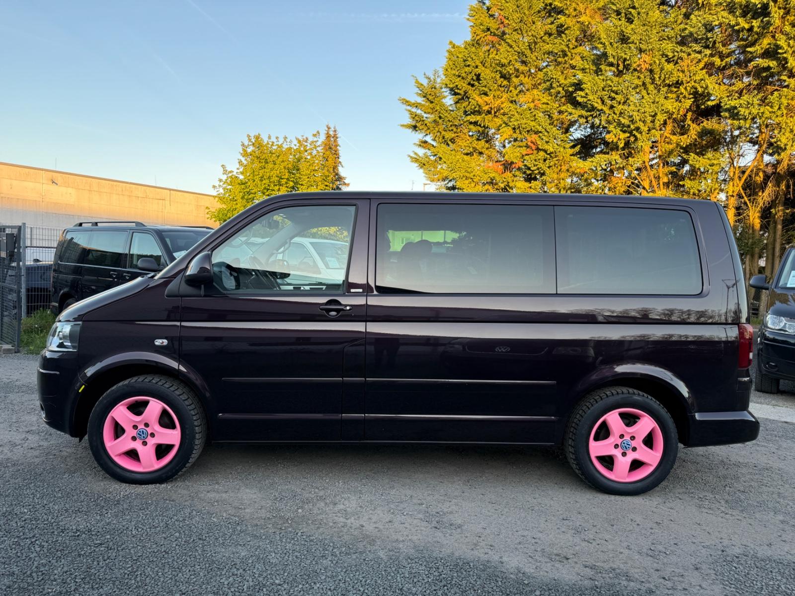 Volkswagen T5 Multivan Life/Automatik/AHK/Standhzg/Tisch