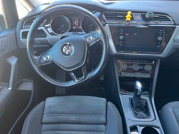 Volkswagen Touran - 5