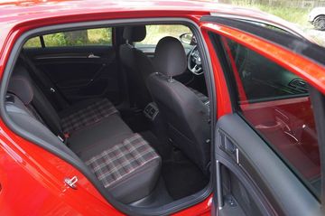 Volkswagen Golf - 12