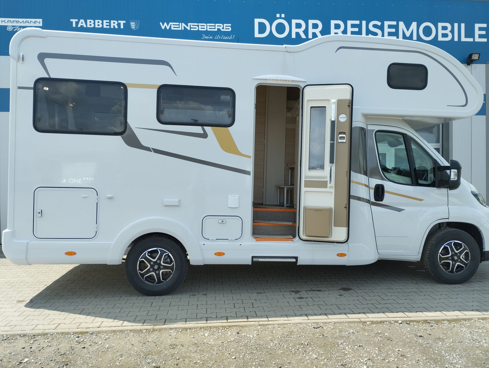 Fahrzeugabbildung Eura Mobil Activa One AO 650 HS Travel Pakete, Automatik