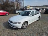 Opel Vectra 1.6 16V Comfort - Opel Vectra: Comfort