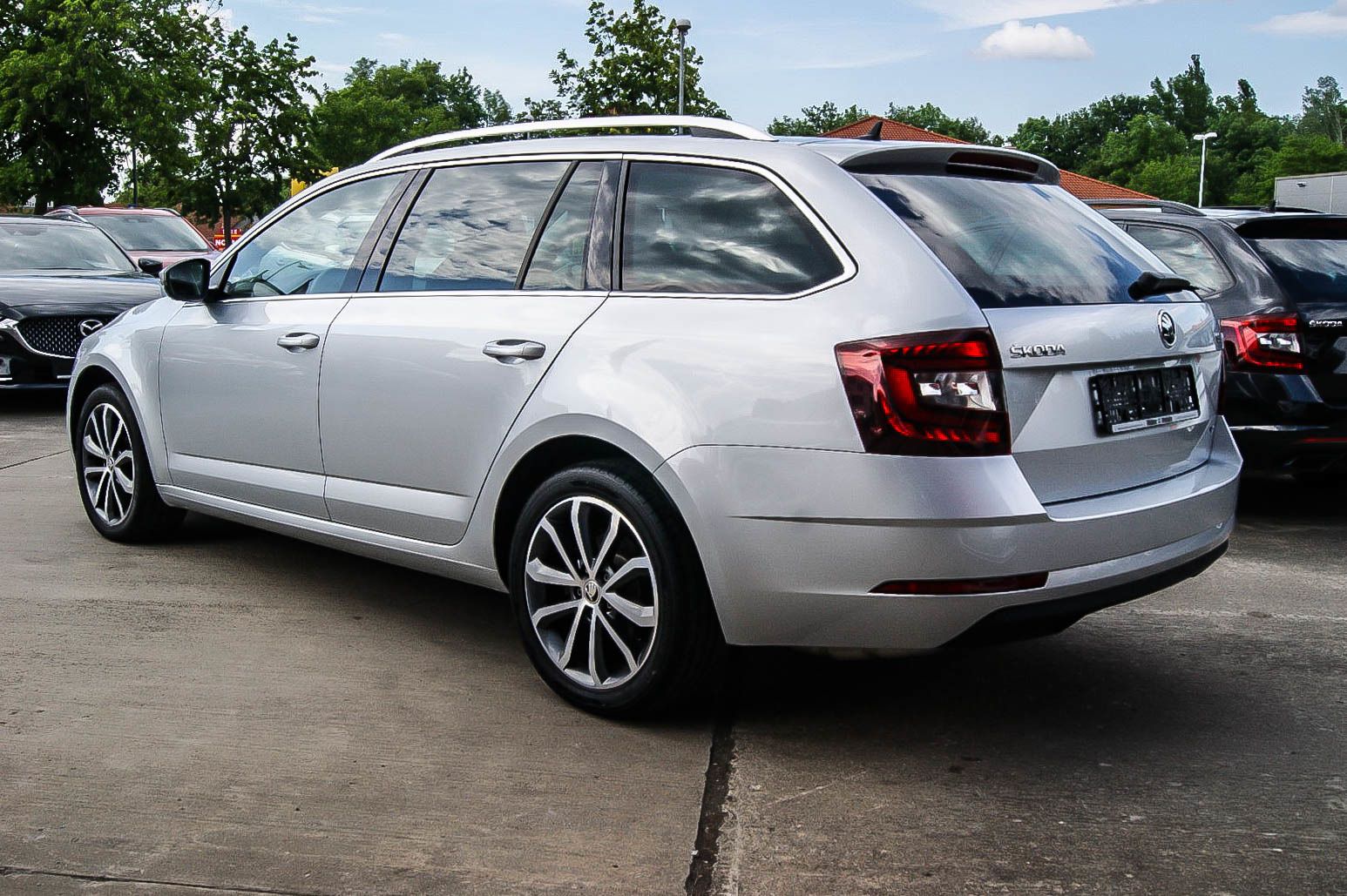 Fahrzeugabbildung SKODA Octavia Combi 4x4 Style 20TDI DSG PANORAMA ANHZV