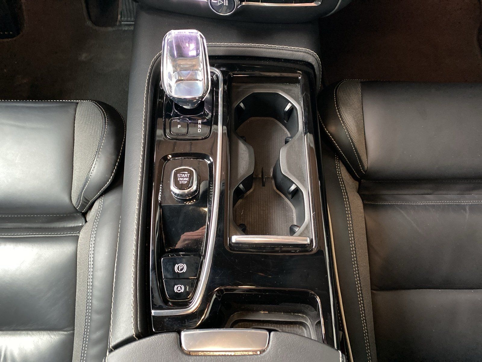 Volvo V60 T8 Plus Dark AWD*AHK*4xSHZ*WiPa*360°* foto 9