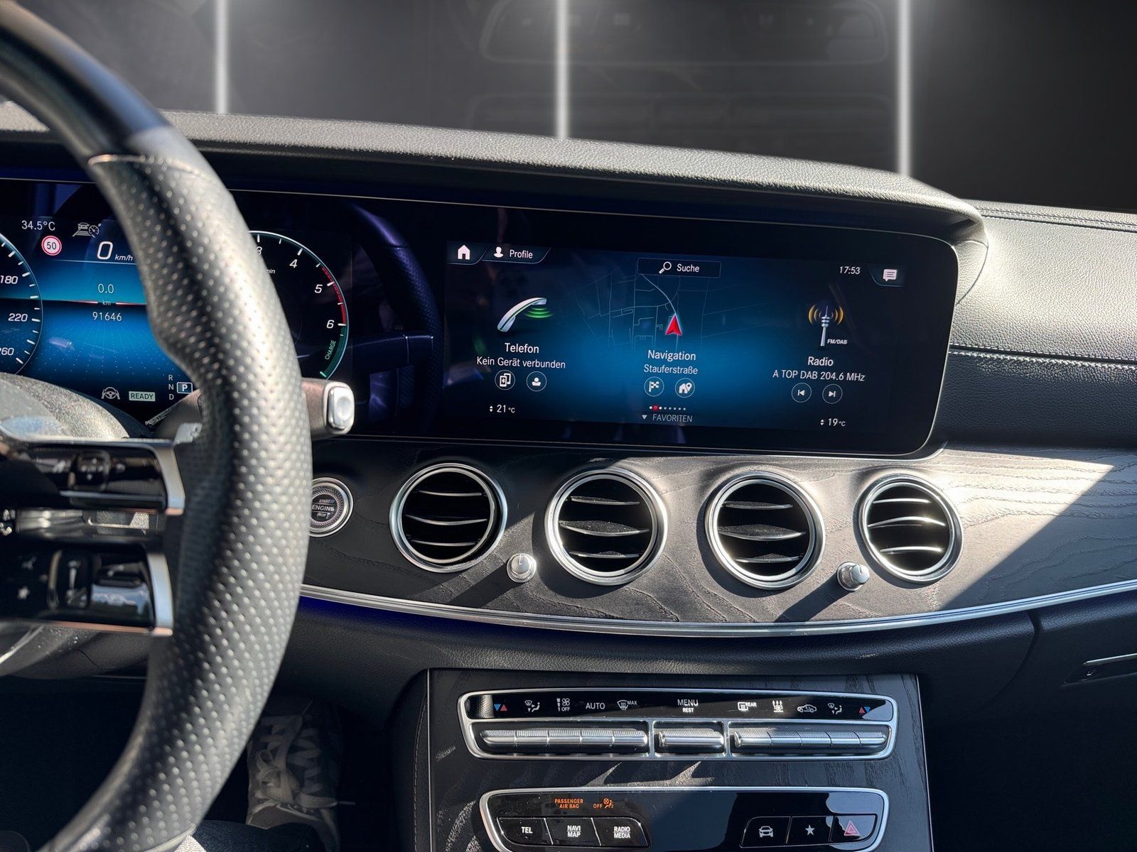 Fahrzeugabbildung Mercedes-Benz E 300 de 4M T AMG*Distronic*HeadUp*360*Burmester
