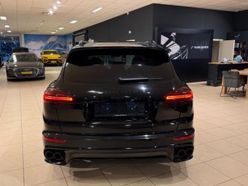 Porsche Cayenne - 6