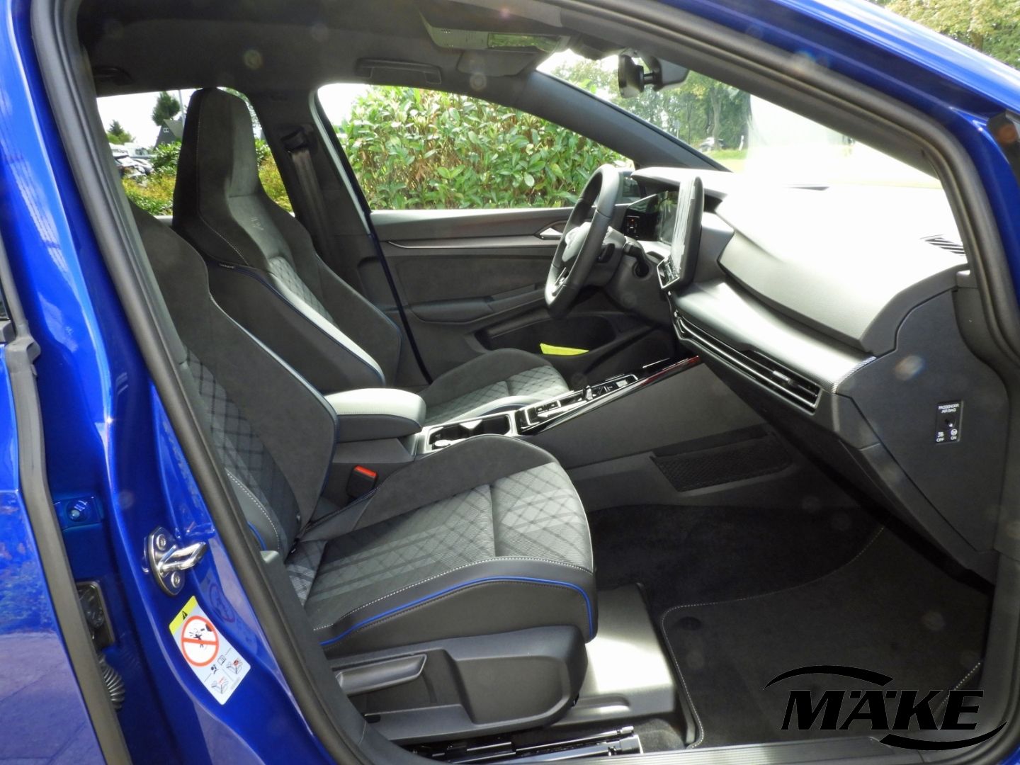 Golf R-Line 1.5 eTSI DSG AHZV NAV IQ.L RFK BLACK