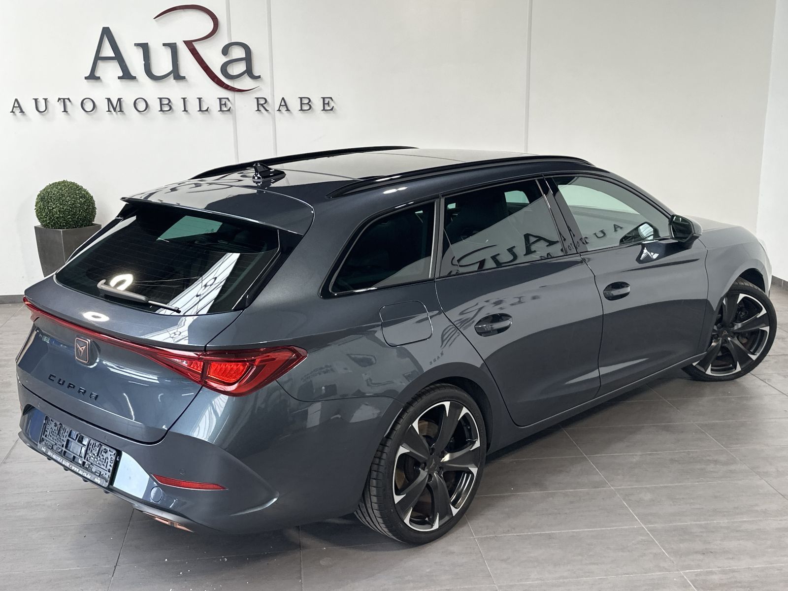 Fahrzeugabbildung CUPRA Leon SpT 1.4 TSI e-Hybrid VZ NAV+LED+ACC+PANO+SH