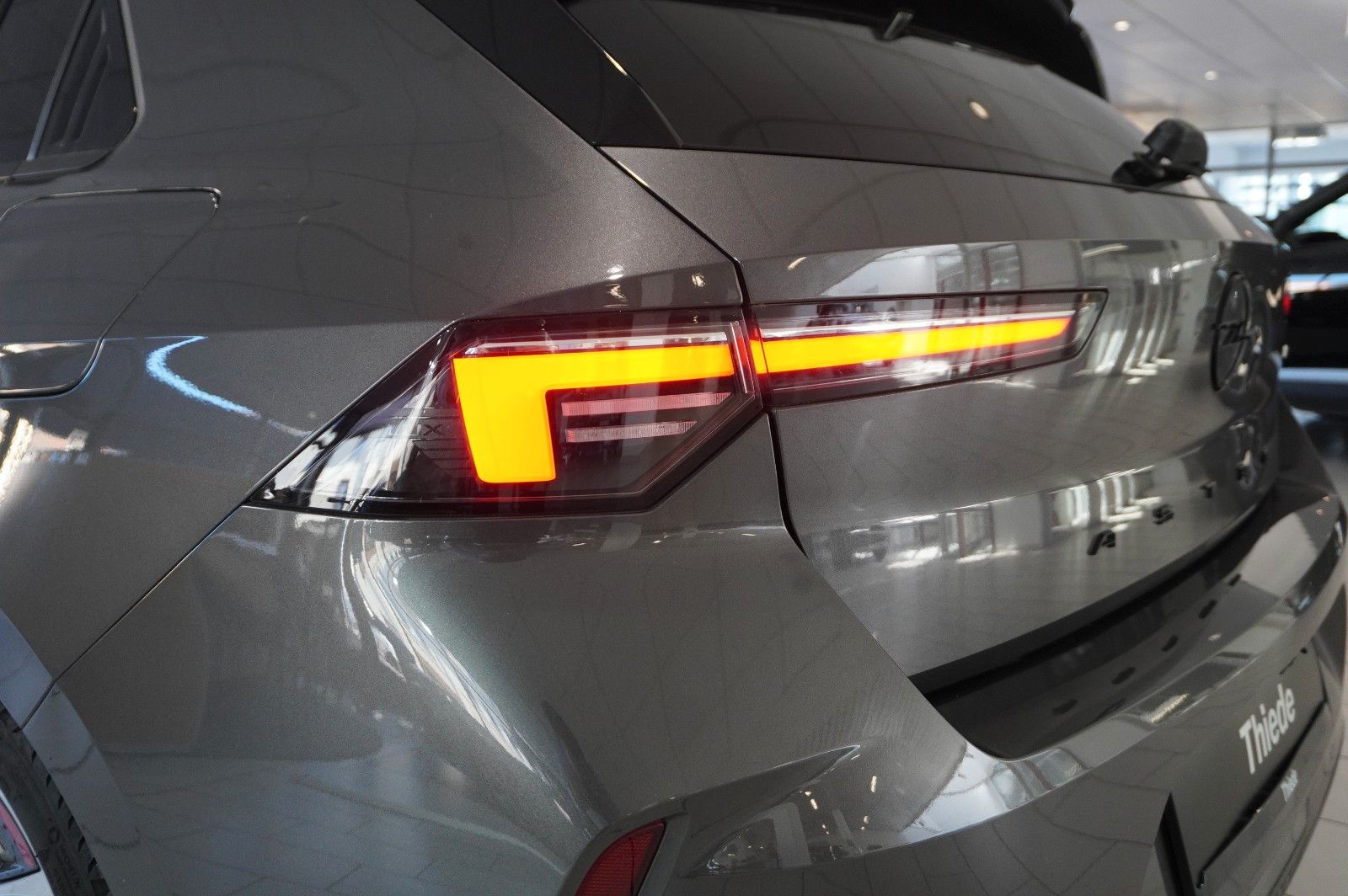 Fahrzeugabbildung Opel Astra L Lim. 1.6 HYBRID GS SPORT NAVI/360°/SPORT