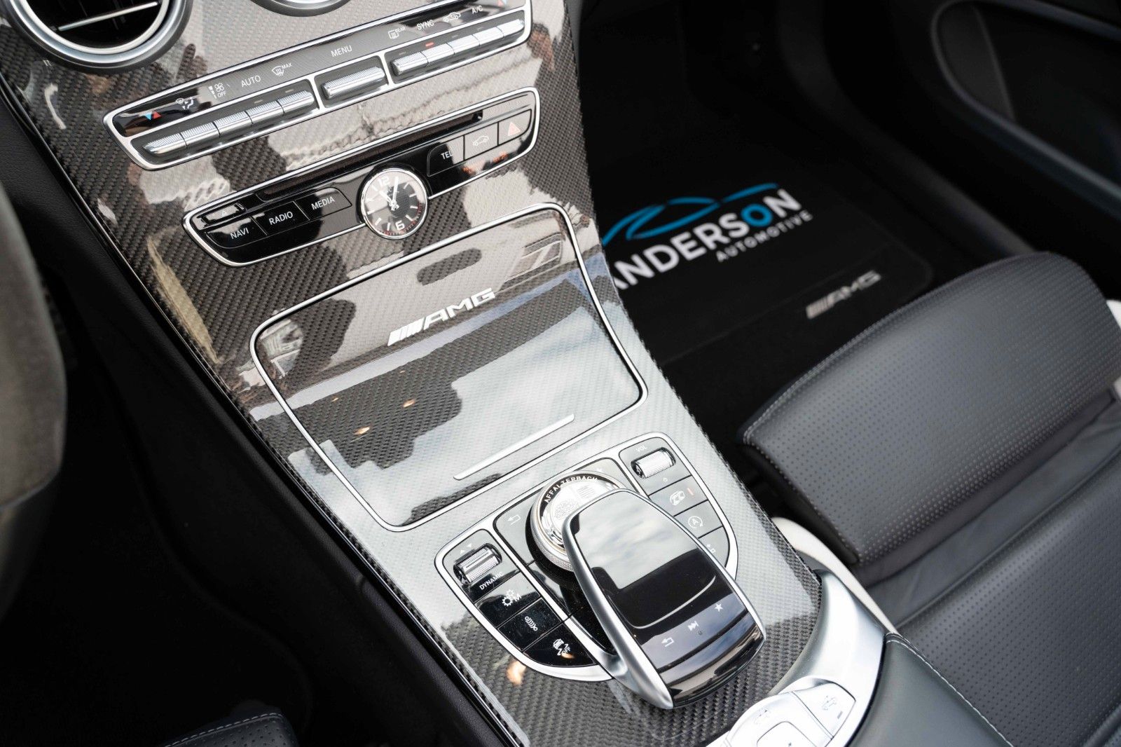 Fahrzeugabbildung Mercedes-Benz C 63S AMG V8 CARBON BURM HUD NIGHT KAM 360°