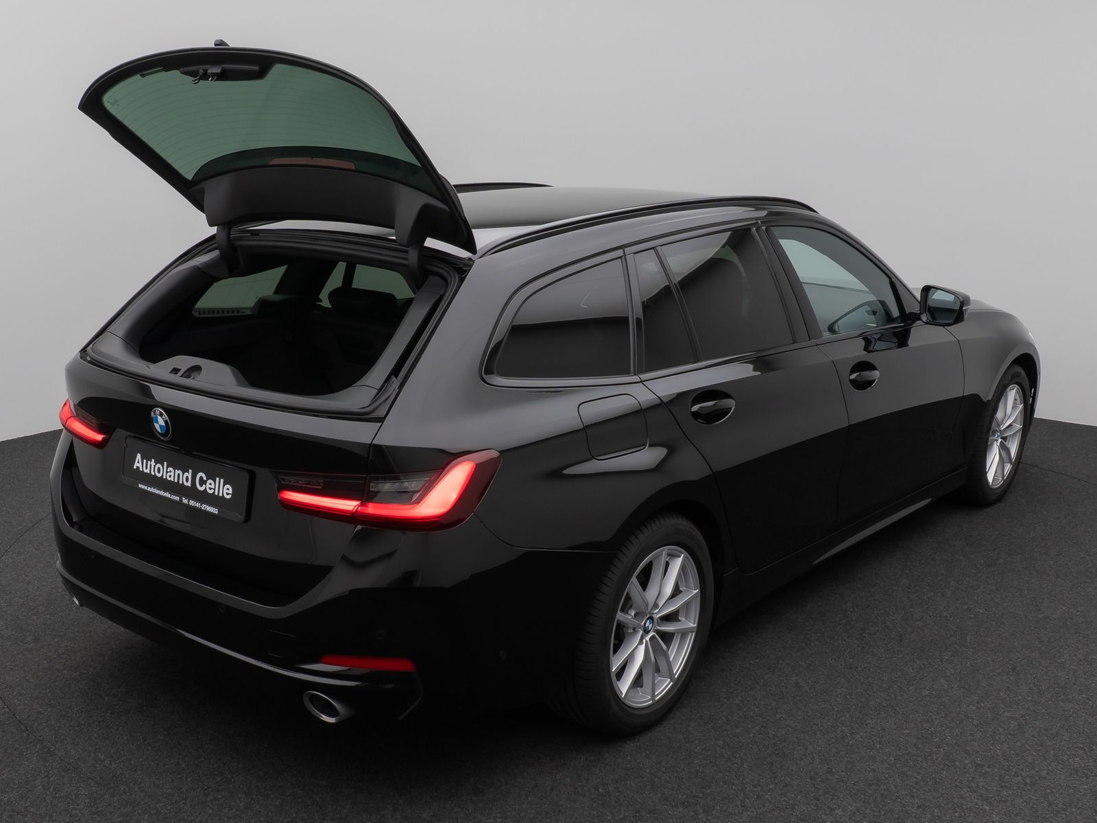 Fahrzeugabbildung BMW 320d 360° HUD DAB H/K Komfort Alarm Sport Leder