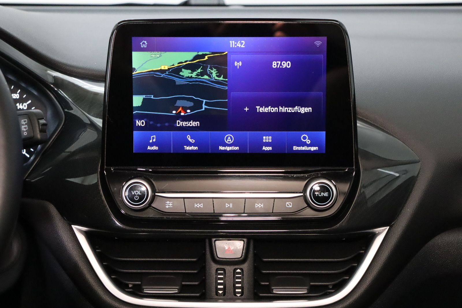 Fahrzeugabbildung Ford Puma 1.0 Eco Boost DCT Titanium