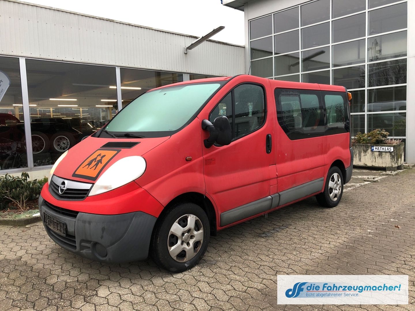 Fahrzeugabbildung Opel Vivaro Kasten Behindertengerecht 8022