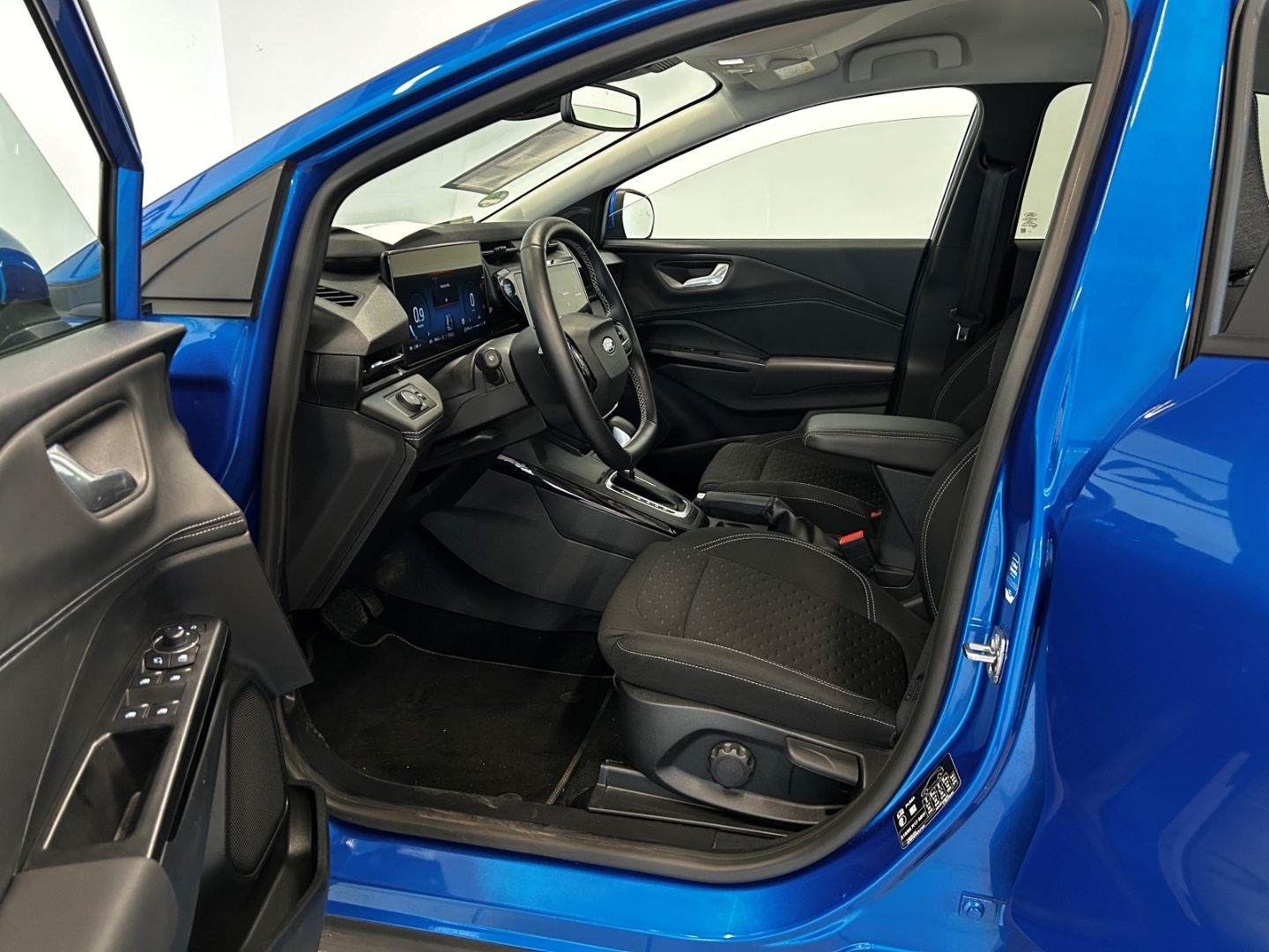 Fahrzeugabbildung Ford Puma Titanium Winterpaket SpurhalteASS AUTOMATIK