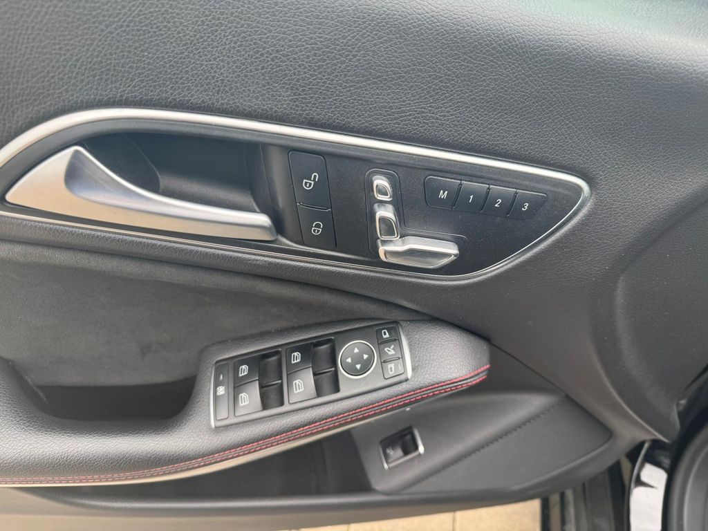 MERCEDES-BENZ CLA 250 20