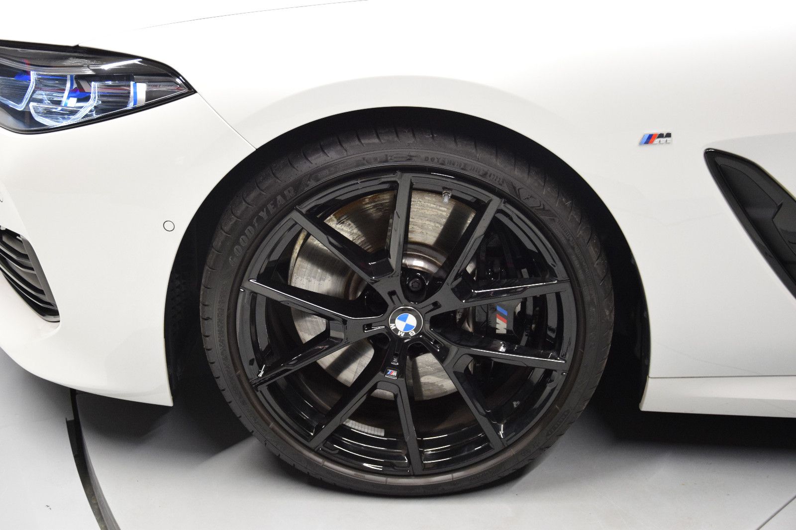 Fahrzeugabbildung BMW 840i M Sport Pro Cabrio HuD Sitzlklima Laser B&W