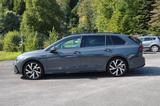 Volkswagen Golf VIII Variant 2.0 TSI R-Line - Volkswagen Golf: Alcantara