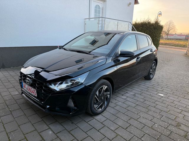 Hyundai i20 Connect & Go Mild-Hybrid automatik